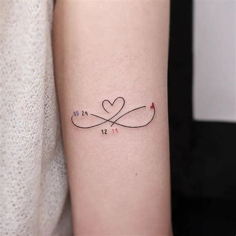 infinitos tatuajes con nombres|Tatuaje de infinito con nombres